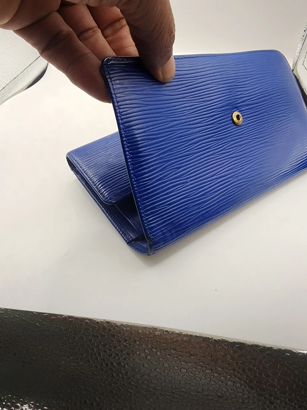 Louis Vuitton Blue Epi Leather Clutch Wallet – Authenticated